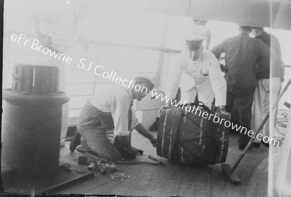 COCOS ISLANDS S.S. 'ORAMA ': SURVEY CASK BEING PREPARED & DROPPED